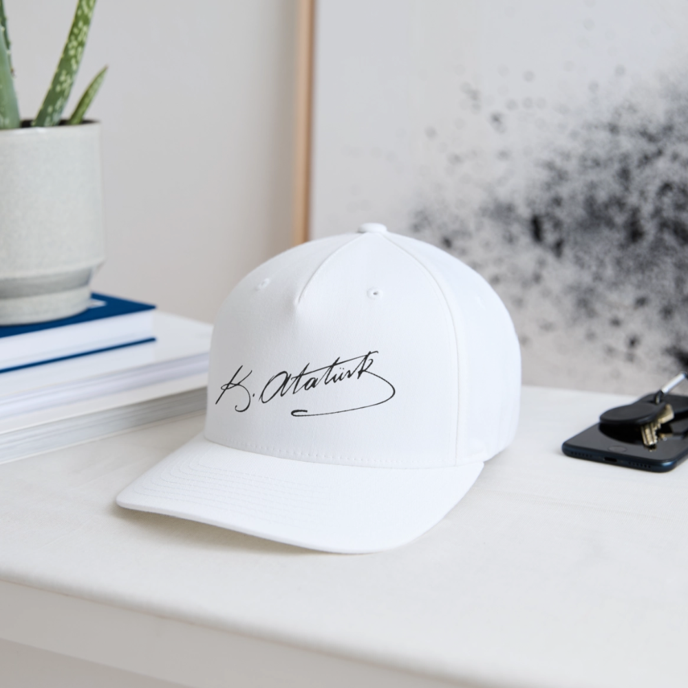 Die exklusive Atatürk Signature Flexfit Cap - Weiß