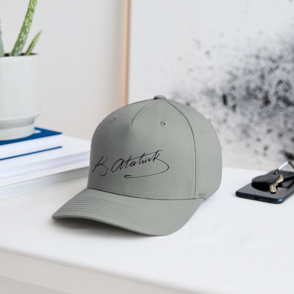 Die exklusive Atatürk Signature Flexfit Cap - Grüngrau