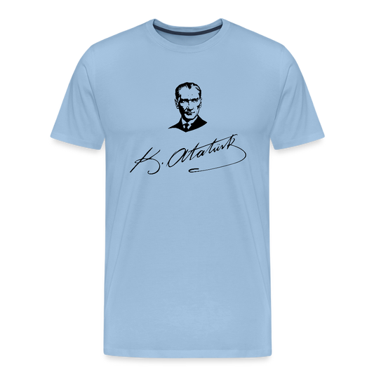 Atatürk Tribute T-Shirt – Porträt & Signatur vereint. - Sky
